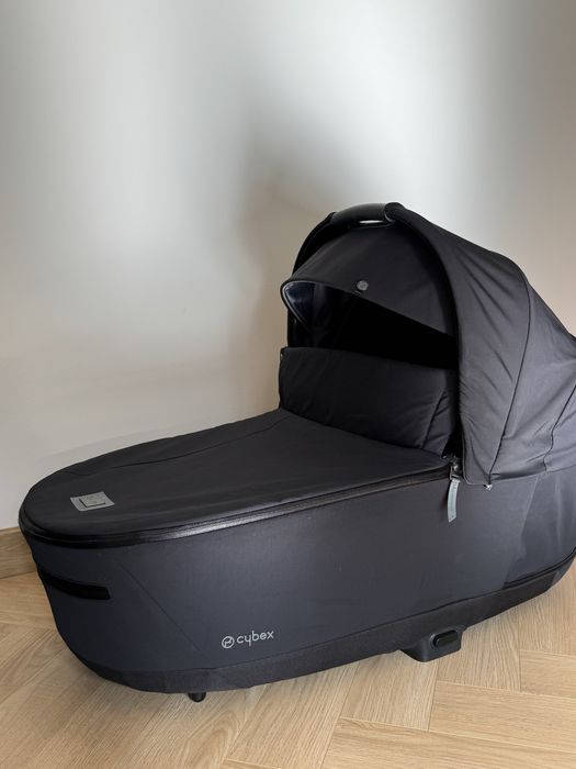 Czarna gondola Cybex Priam e-Priam