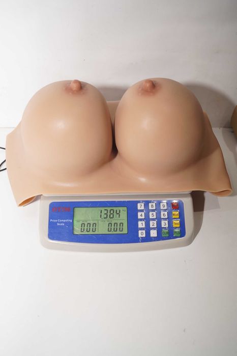 1323 Sztuczne piersi biust cycki silikon r. D mastektomia