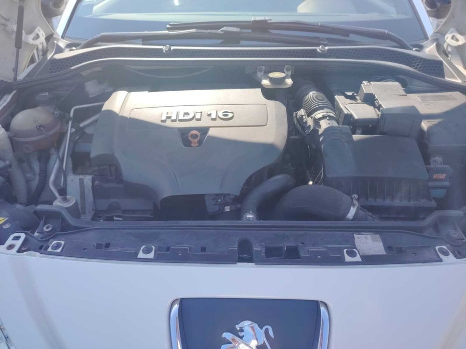 Peugeot RCZ 2.0 HDi 163cv • Pele • Som JBL •