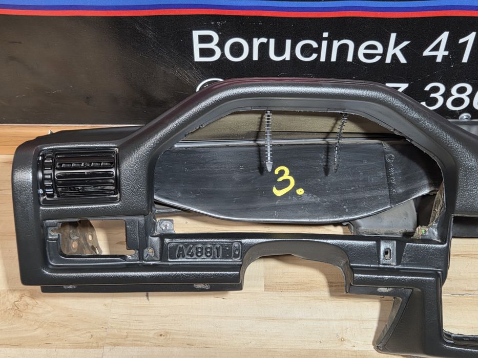BMW E30 Deska Rozdzielcza Konsola  Kokpit Pulpit Tunel