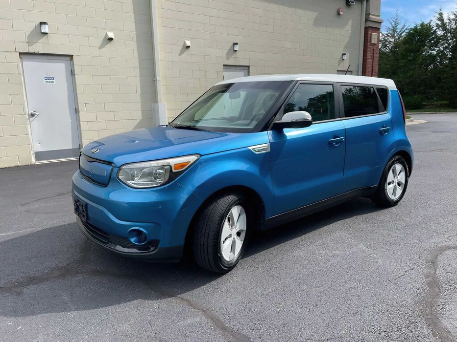 Kia Soul EV      2021