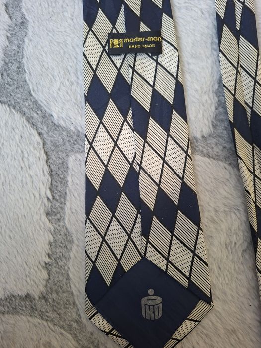 Krawat firmy master man z logo PKO.