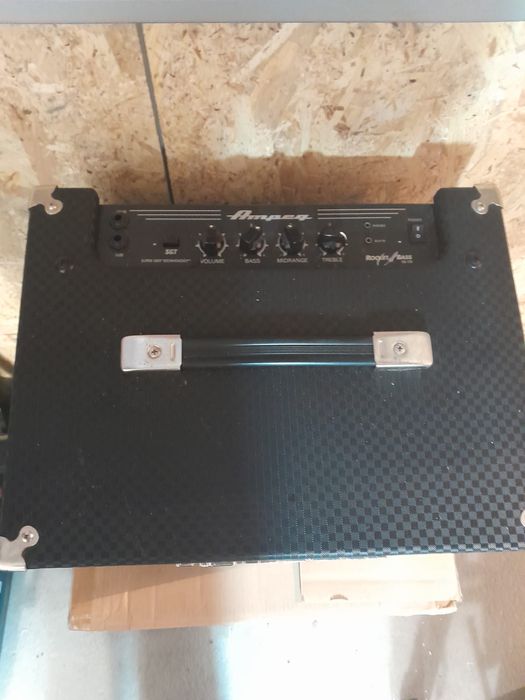 Yamaha + Ampeg + Case