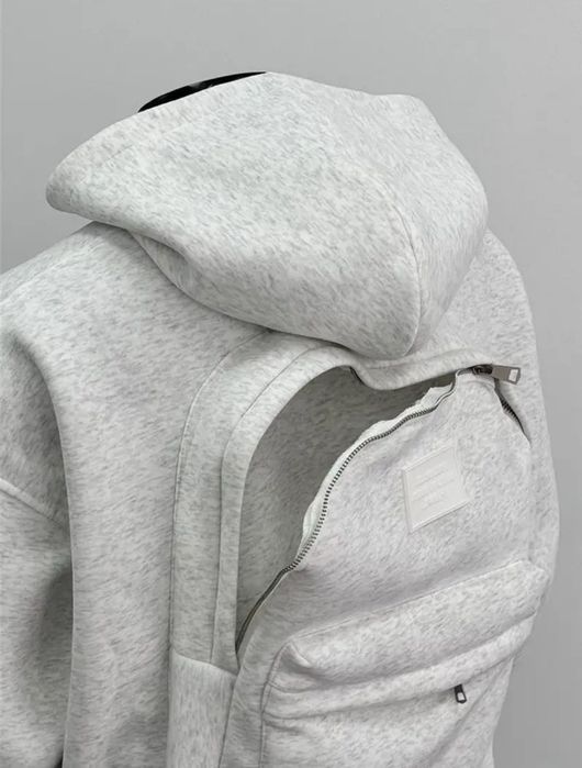 Bluza z wbudowaną kieszenią typu plecak