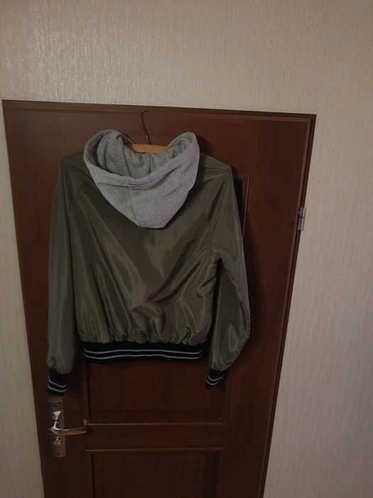 Kurtka jesienna , S/M, stan bardzo dobry.