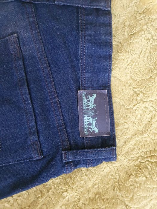 Продам шорты фирмы levis