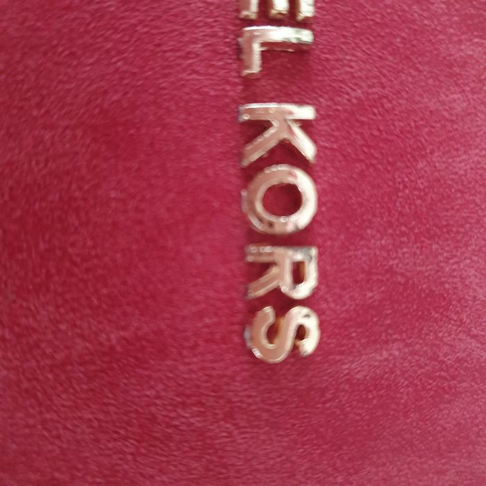 Duży czerwony portfel