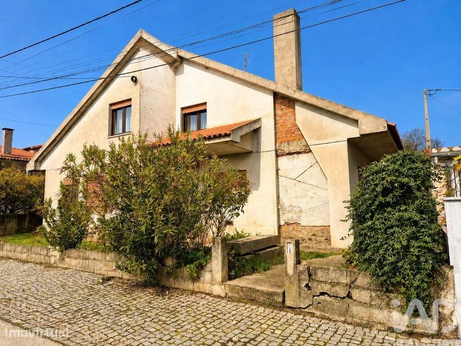 Casa / Villa T6 em Izeda, Calvelhe e Paradinha Nova de 260 m2