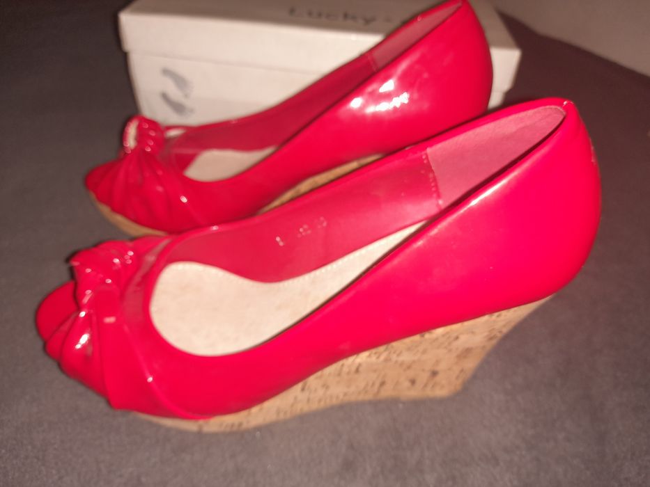 Buty na koturnie rozmiar 38