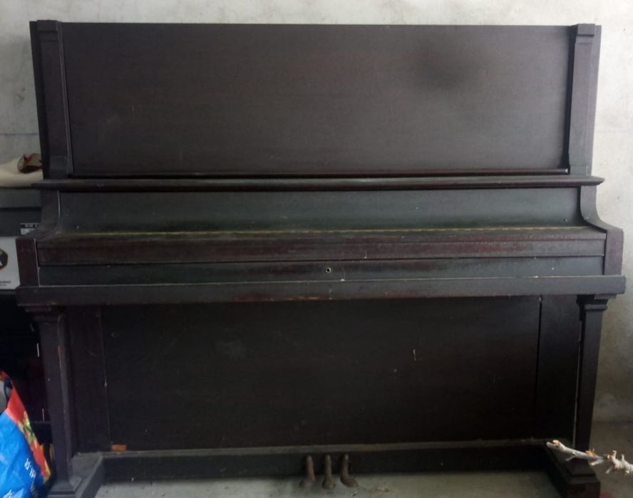 Piano Sterling antigo (1910)