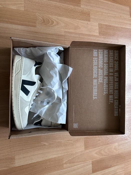 Buty VEJA V-10 BIAŁY Buty Sportowe VX.010.1380.B Rozmiar 41 / 26 CM