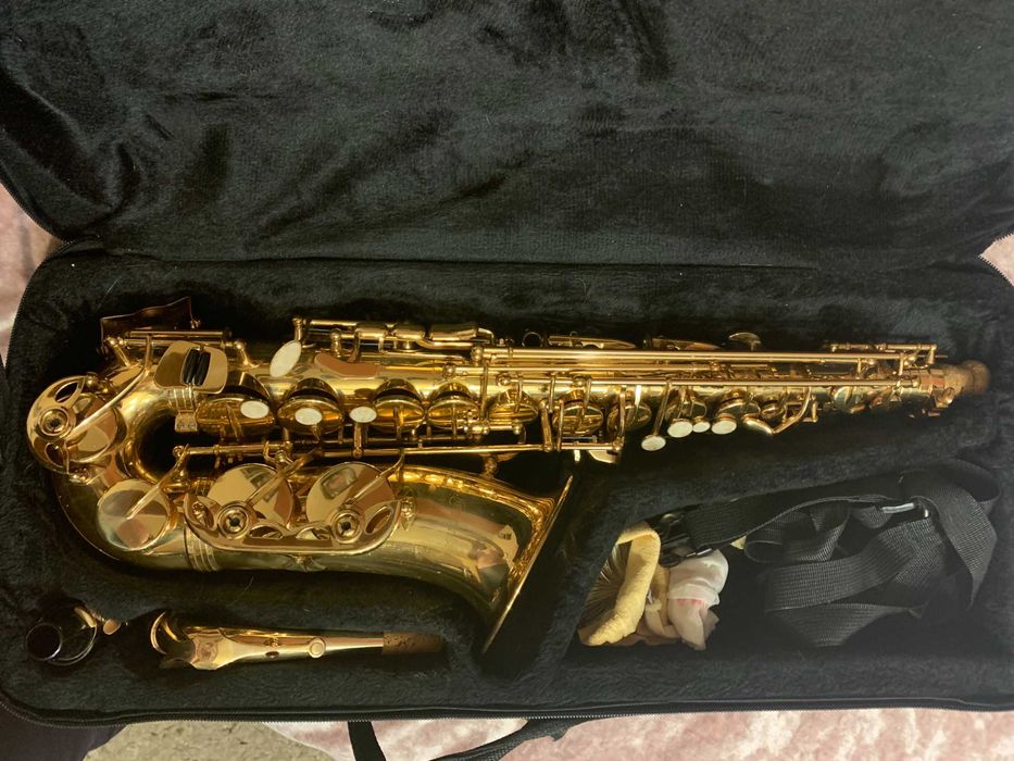 Альт-саксофон LV AS4105