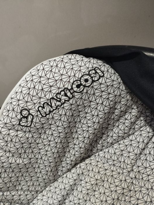 Fotelik samochodowy nosidełko + baza Maxi Cosi EasyBase 2  0-13kg