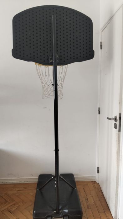 Cesta de basquete da marca Kipsta
