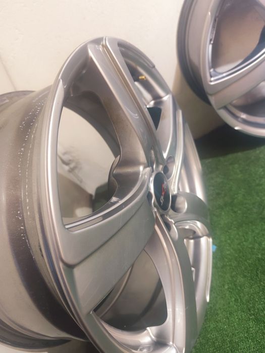 Felgi aluminiowe Alutec 5x114.3 7.5J ET47 17" Honda Accord Civic BDB