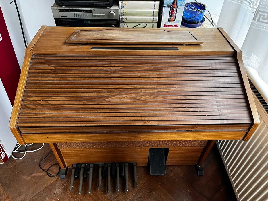 Organy Crumar Model 201