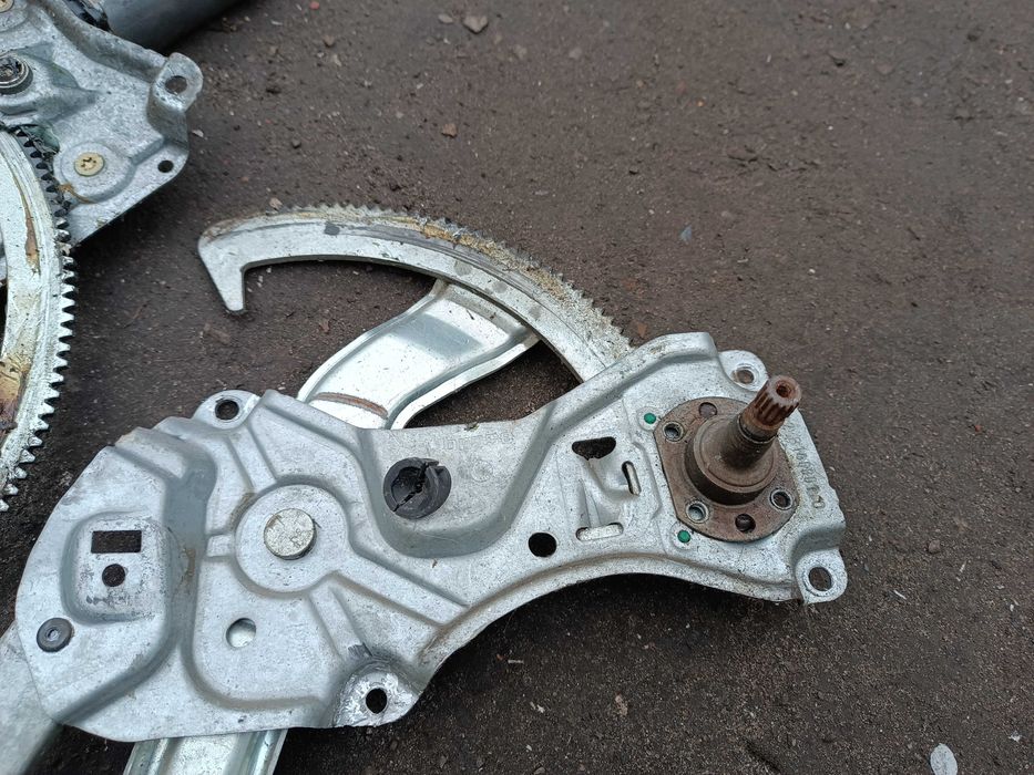 Склопідйомник БМВ Е36 BMW E36