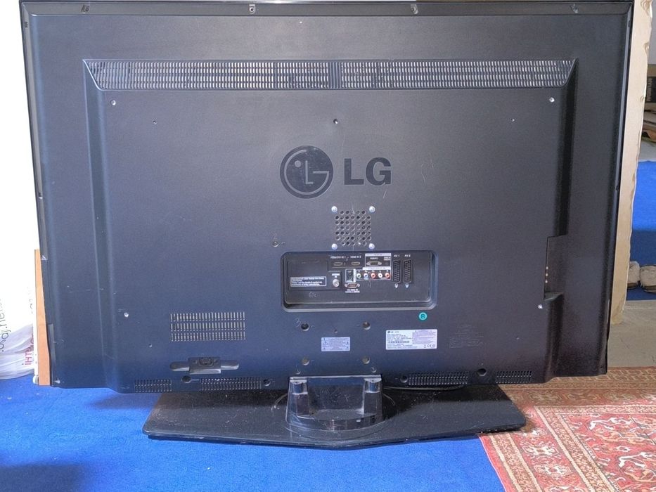 Телевізори  Grundik 40  і LG 50