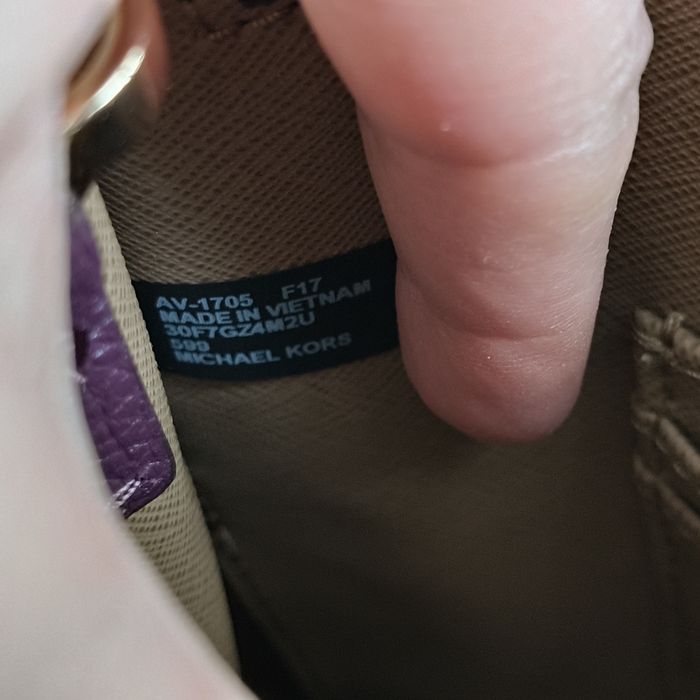 Шкіряна сумка від Michael Kors