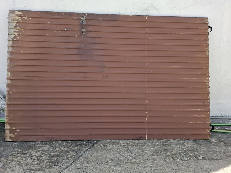 Portão 1,80m x 3 m com fechadura e chave