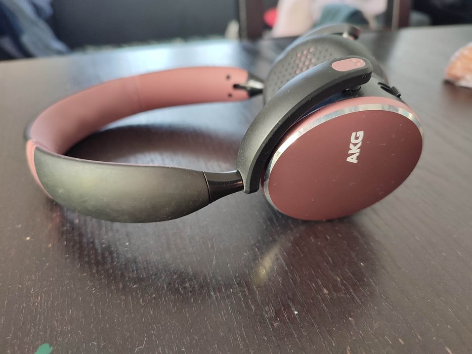 Słuchawki bezprzewodowe AKG Y500 Różowe