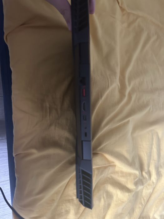 Laptop gamingowy bez baterii