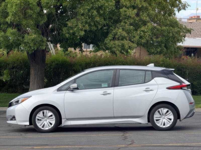 2023 Nissan LEAF S