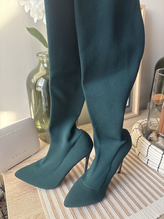 Kozaki z długimi cholewkami za kolano z Sergio Todzi