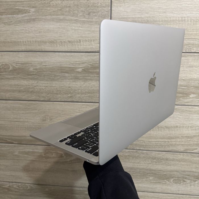 MacBook Pro 13 M2 2022 рік
