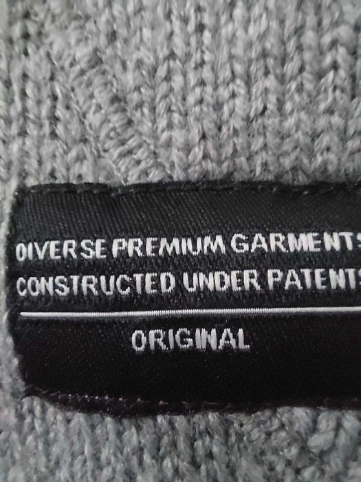 Sprzedam męski sweter, raczej cienki.