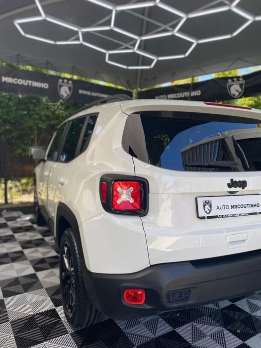 Jeep Renegade497671686598184964