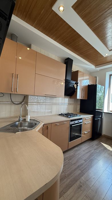 Продам 3к квартиру з автономним газовим опаленням, Центр, Гідропарк, Театральна площа