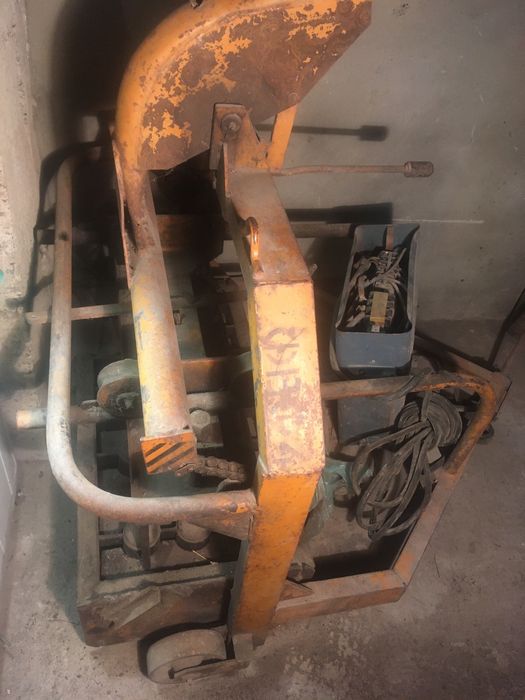 Робочий шлакоблочний вібростанок з трансформатором