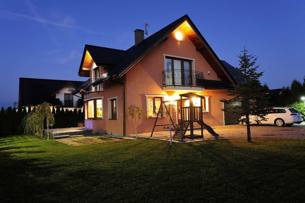 Dom na sprzedaż - wysoki standard, fotowoltaika, tereny zielone