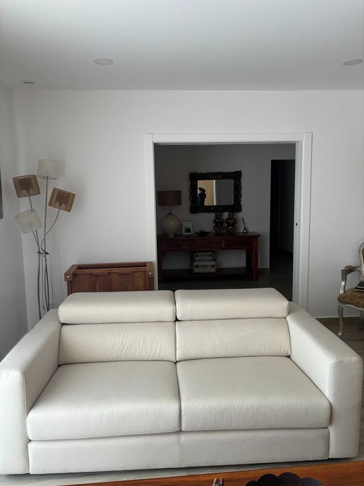 Sofá Novo Bege de 2 metros