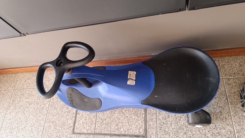 Twistcar azul usado