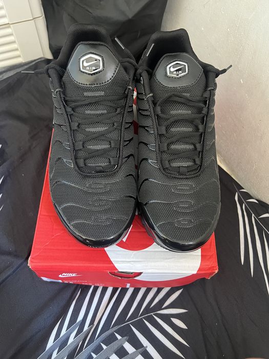 Nike air max plus TN triple black