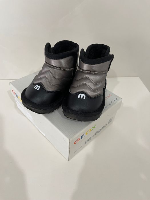 Чорні черевички-угги з екошкіри зі штучним хутром всередені для дитини