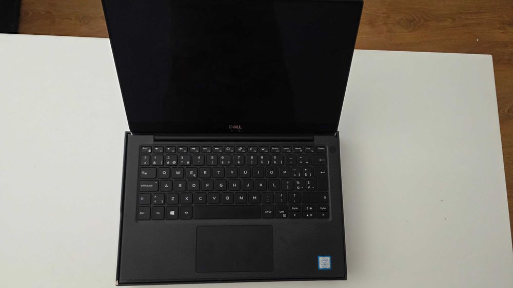 Dell XPS 13 (9370) - i5-8250U / 8GB RAM / 1TB SSD