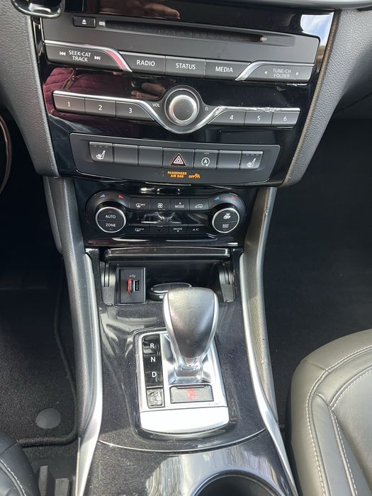 Продам Infiniti QX30