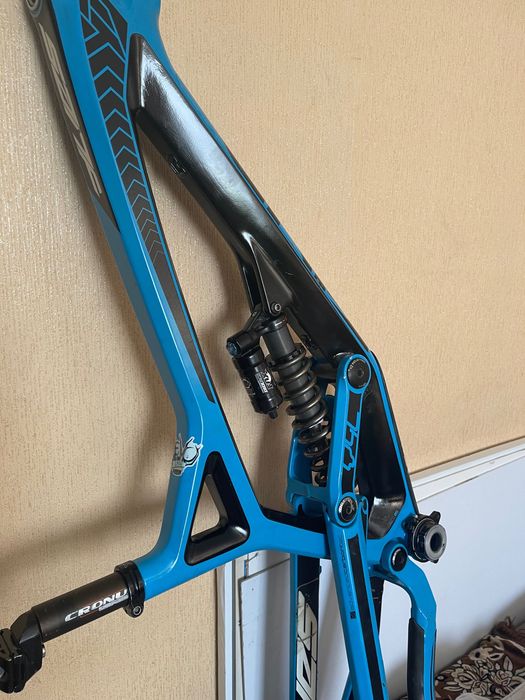 Рама YT industries карбонова розмір М 27.5