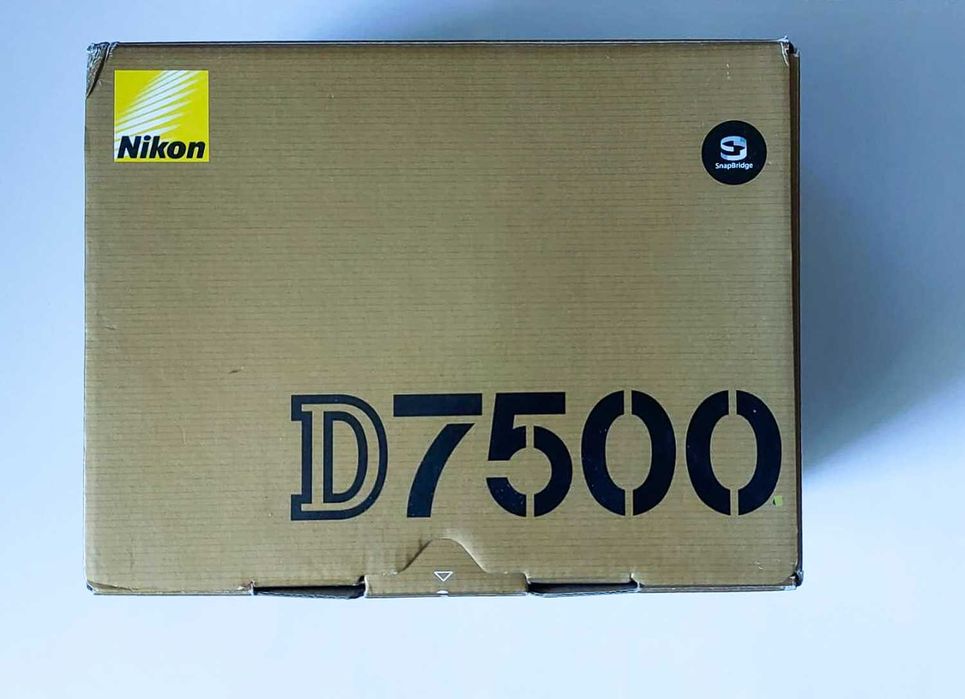 Nikon D7500 body super stan