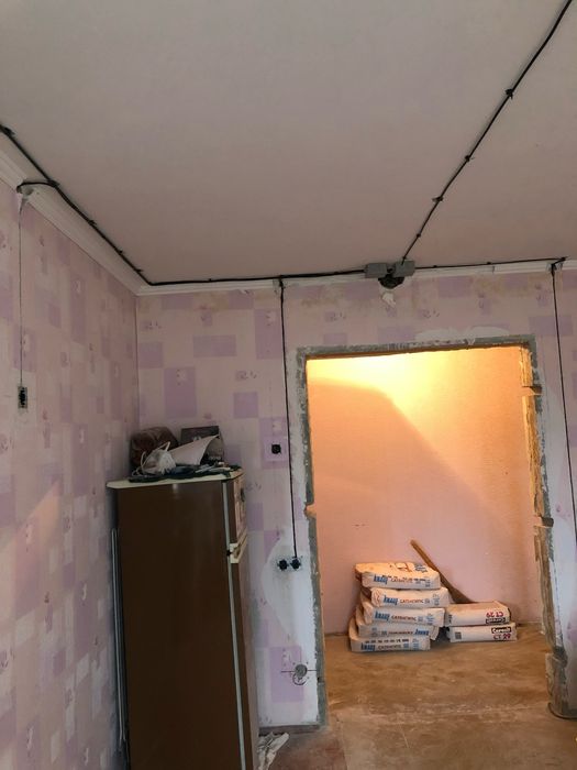 Послуги кваліфікованого електрика. Электрик