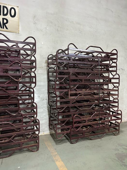 Suportes/Dormentes de metal para barricas de 225L