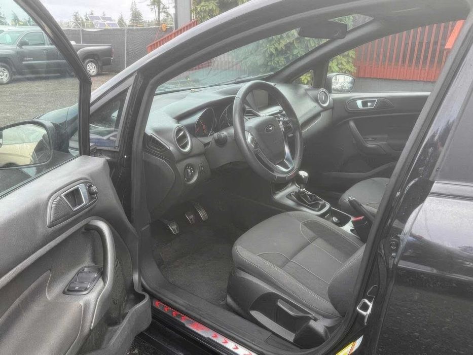 Ford Fiesta ST      2015