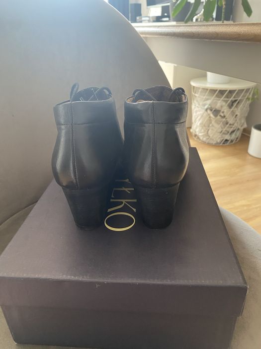 Ryłko botki na koturnie