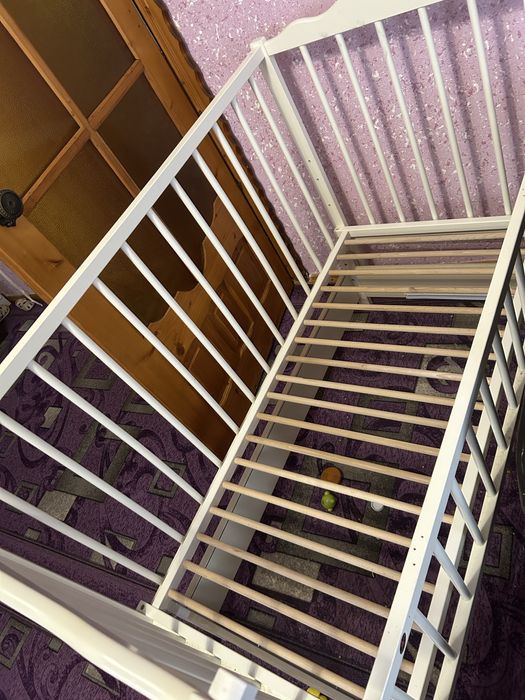 Продам дитяче ліжечко з маятником