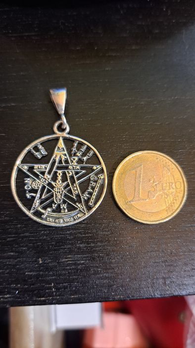 Pendente medalha pentagrama em prata.
