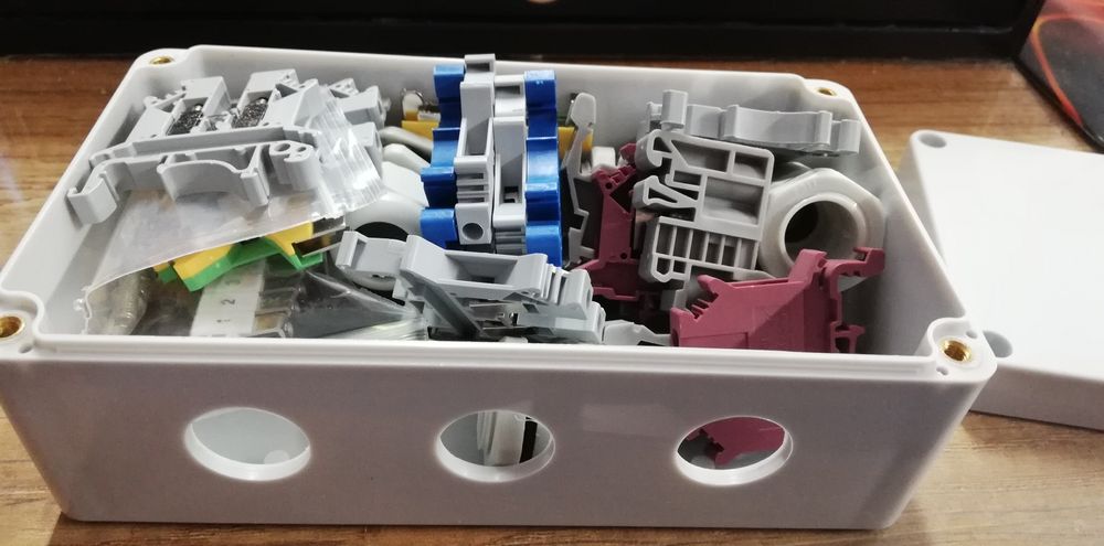 hermetyczna puszka instalacyjna