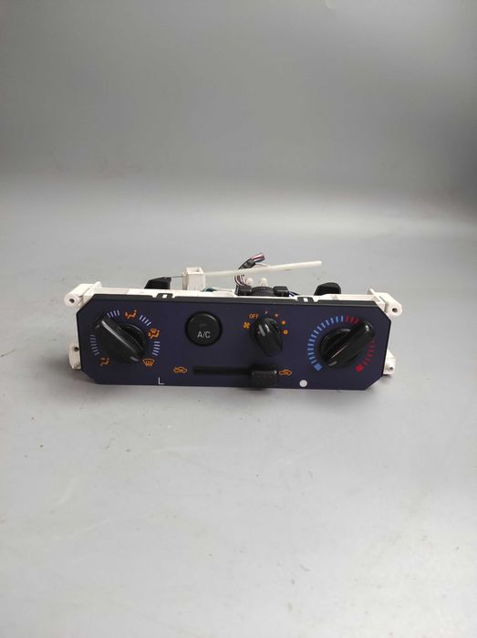 DAIHATSU YRV, Panel klimatyzacji